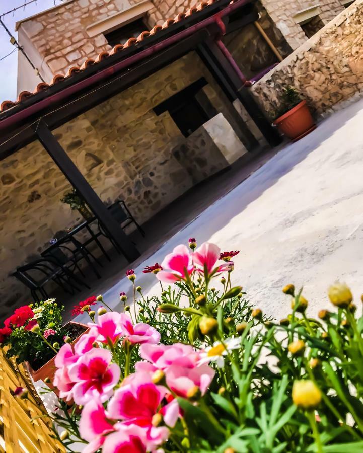 Antonia'S Home Alfa Village Exterior photo